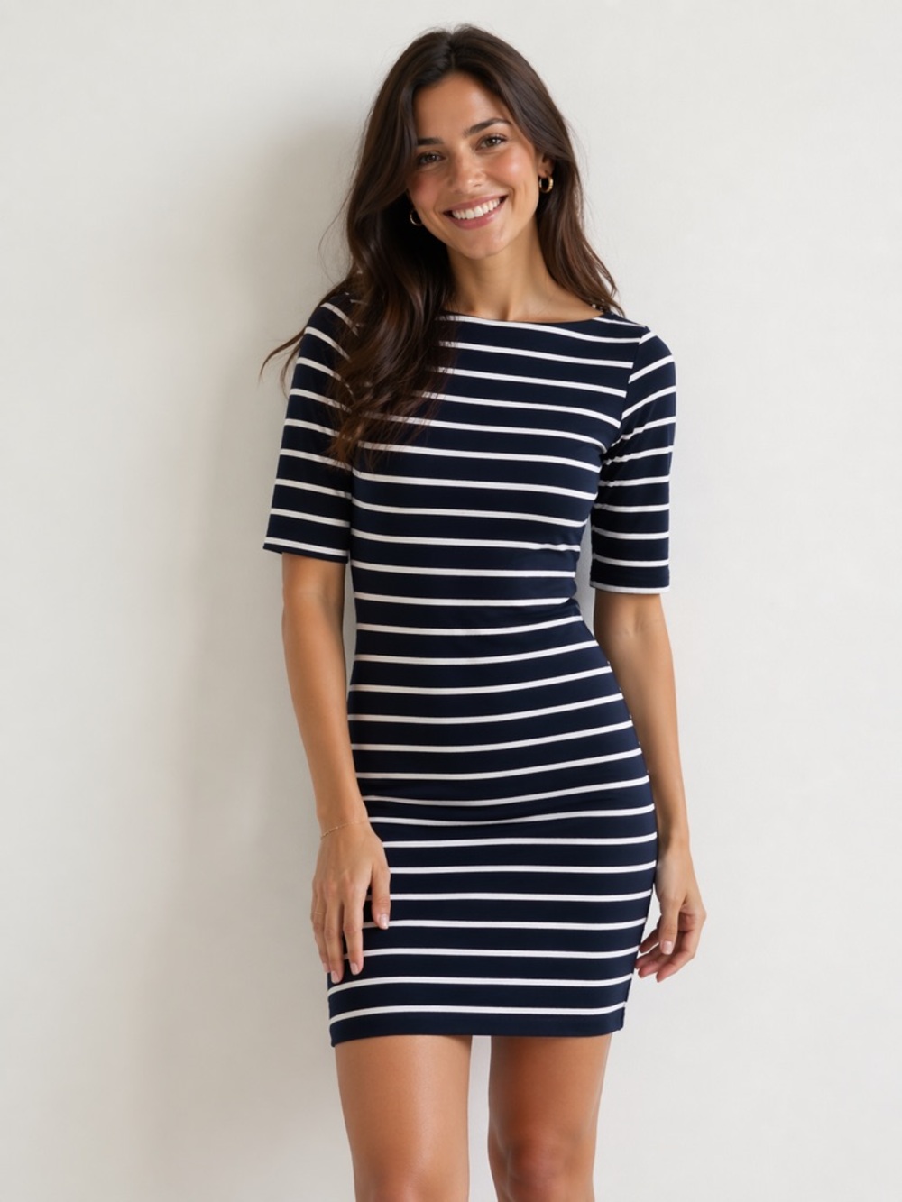 Beautiful dress ideal for summer!! Navy blue with white stripes!